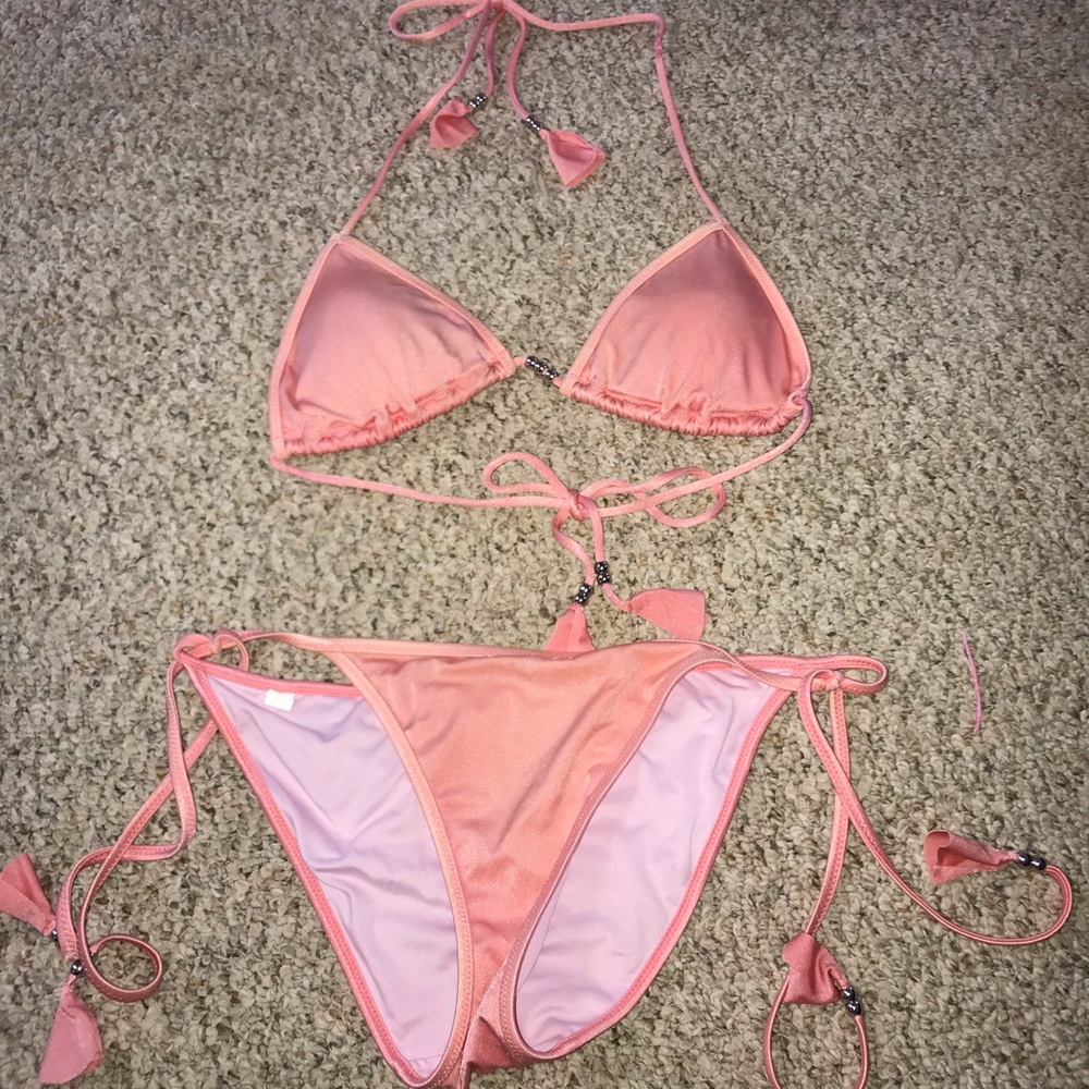 Peach Victoria’s Secret bikini